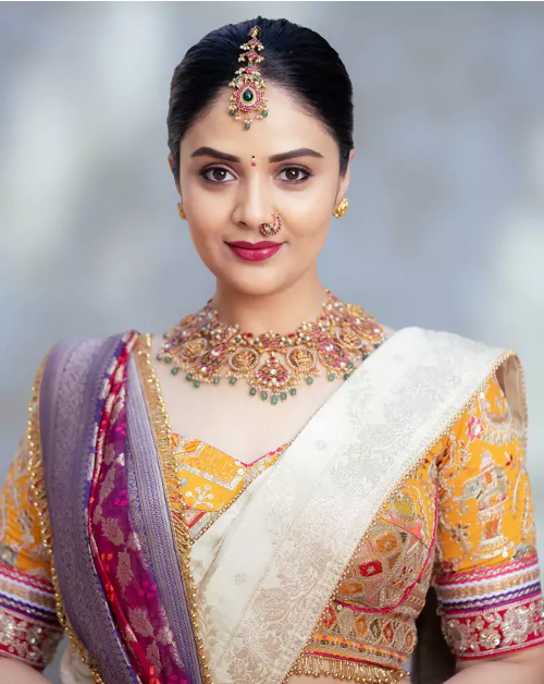 Sreemukhi - Agni Pariksha 2 host photo